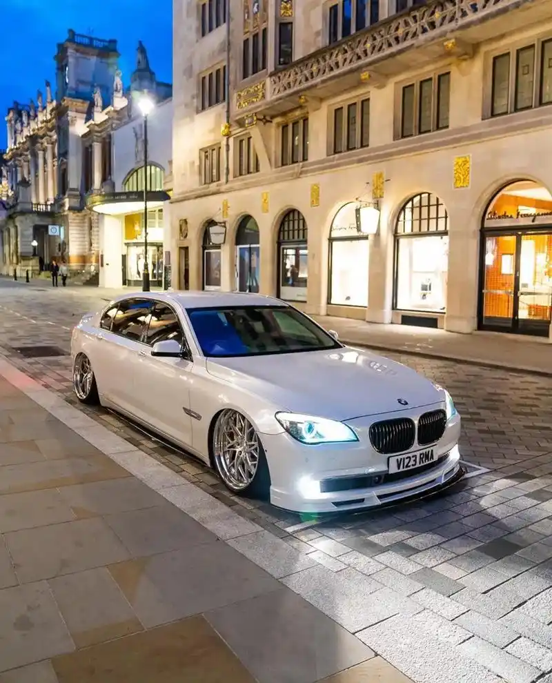 第五代宝马7系f01/f02 2008年至2015年,代号为 - 抖音