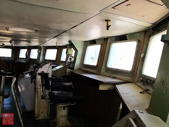 前苏联第二代航空母舰基辅级成员,是一艘以反潜防空为主的多功能