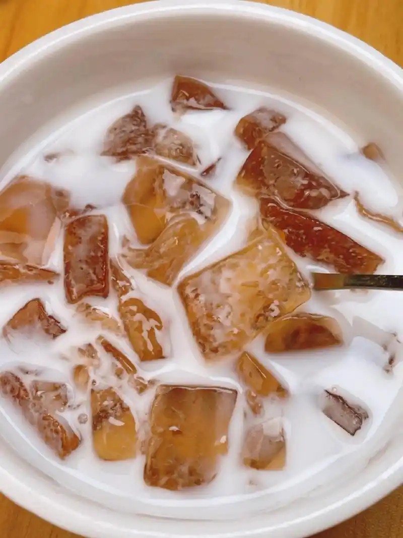 之前就做过这个凉粉椰奶!特别好吃,加的是低卡0蔗糖椰汁不长胖!