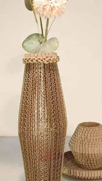 瓦楞纸壳diy手工艺术花瓶,有艺术气质瓦楞纸壳,你还舍得丢弃吗