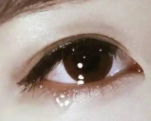 心理测试你感觉图下哪个是悲伤的眼泪秒测你身边有谁喜欢你