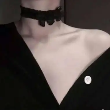 高冷"御姐风"女生锁骨部位图-头像-语惜网