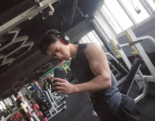 抖音男生腹肌合集图片,那么多小哥哥都挑花眼了