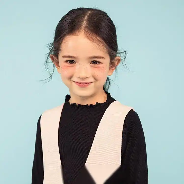 英韩小混血louieholic 无敌可爱了