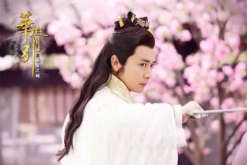 保剑锋:《华胥引》收官被称"大王" 自嘲泡面卷毛