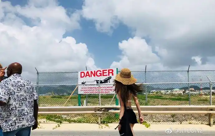 朴智妍纹身双枪 来自朴智妍parkjiyeon- - 微博