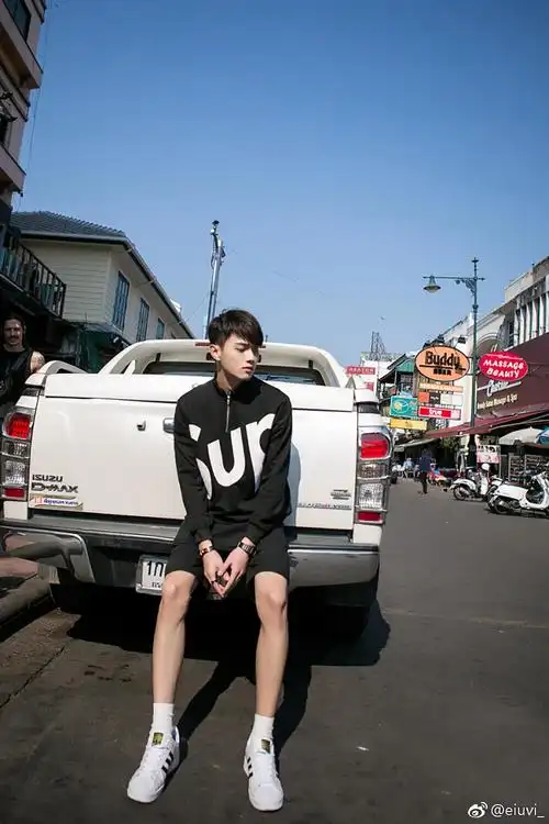 都在发模特时期的许凯我也来一帖