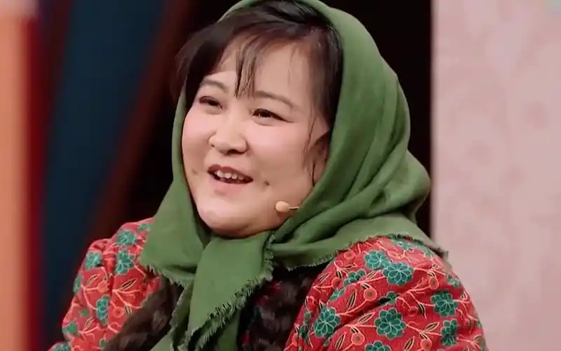 笑到喷饭合集之贾玲(三)贾玲沙溢爆笑相亲;因吃饭一月工资被扣光?