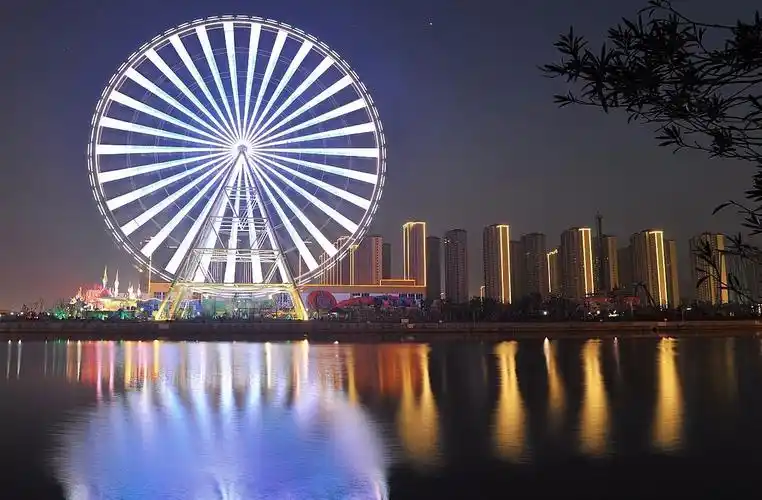 杭州湾的摩天轮