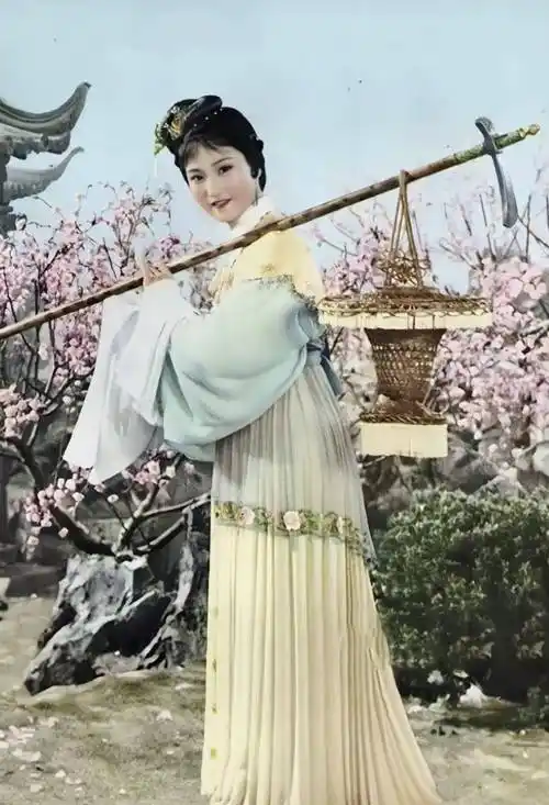 王文娟的"文雅"藏不住,戏服打扮古典又气质,网友:美了一辈子_林黛玉