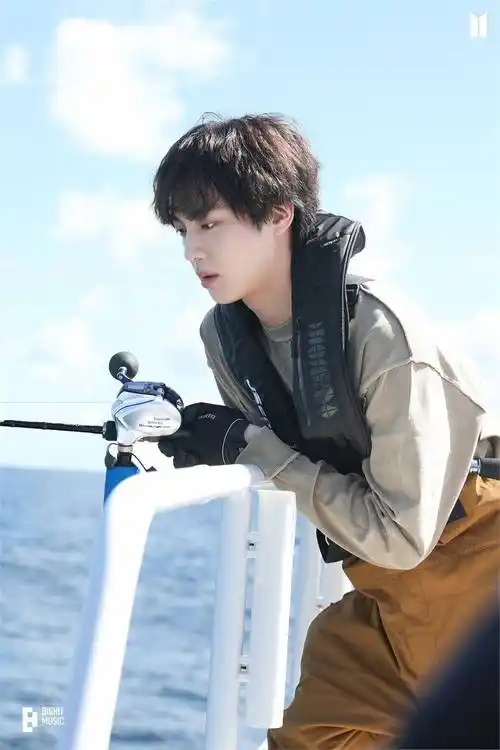 防弹少年团成员金硕珍个人写真集未公开照片曝光