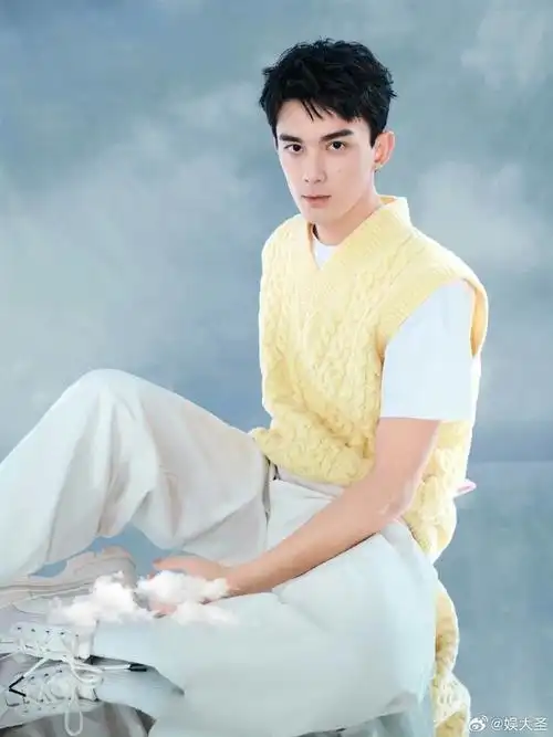 群星闪耀时演员阵容#《群星闪耀时》终于官宣阵容了,主演是黄渤,吴磊