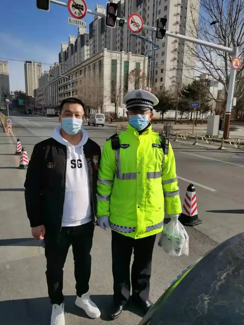 疫情爱心捐赠:(益禾堂)(彦小希)携手给:固安县交通警察大队 - 抖音