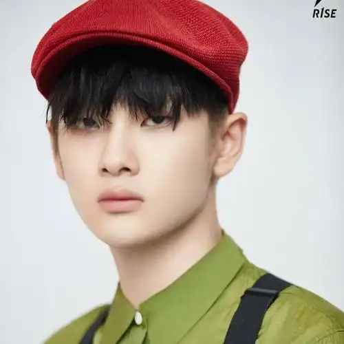 微信头像r1se周震南