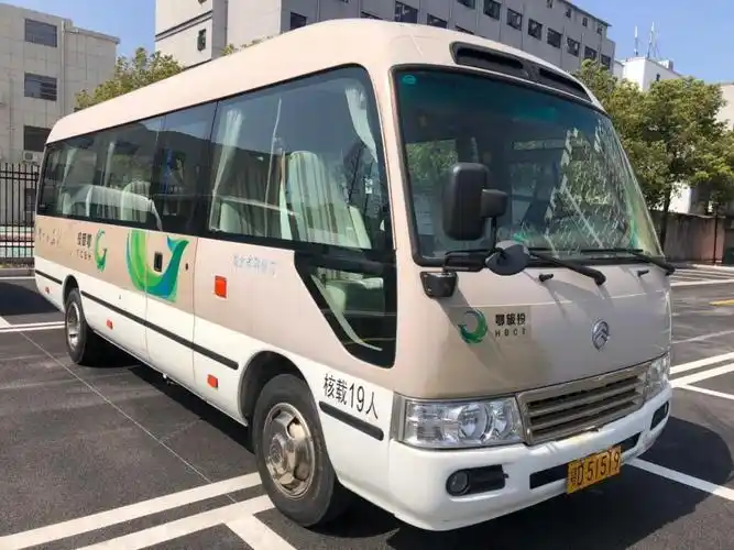 荆州2014年4月厦门金旅19坐香槟色手动挡