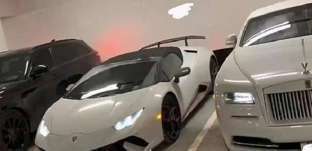 而陆万祯如此张扬的行为举止显然不会只限于开车和发朋友圈,我们闭着