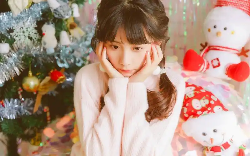 清新可爱美女圣诞节唯美图片高清桌面壁纸下载