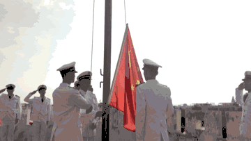 看着五星红旗在风中飘扬我们心中的信念更加坚定68周年庆此刻那些远泊