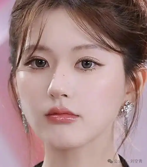 她脸怎么突然成这样了?