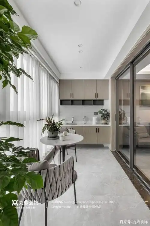 客厅阳台怎么装修好看又实用?阳台装修攻略