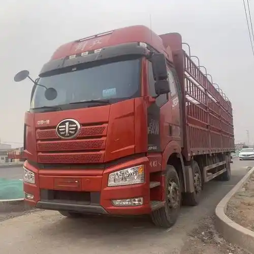 21年一汽解放前四后四9.6米高栏,国五车型的图片