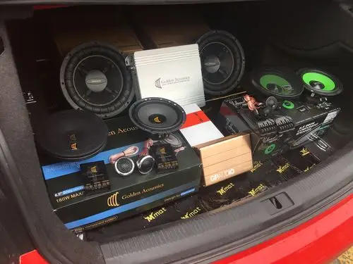 奥迪a4l在石家庄奥盛腾的汽车音响改装