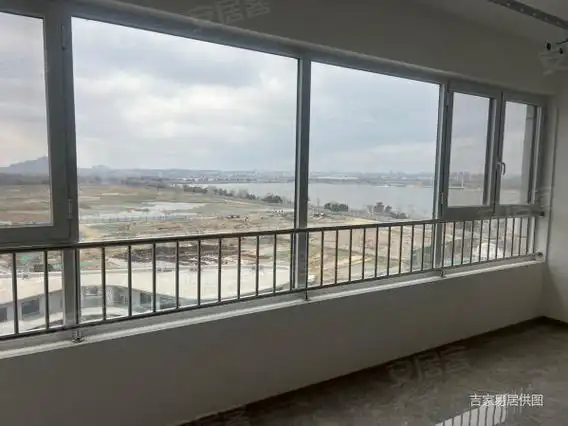 荣成九龙城旁樱花湖精装现房可观湖景