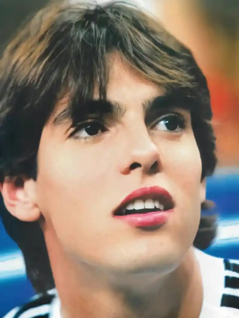 卡卡|心里有个满分的人,看谁都觉得没他帅 卡卡被誉为足坛少女的初恋