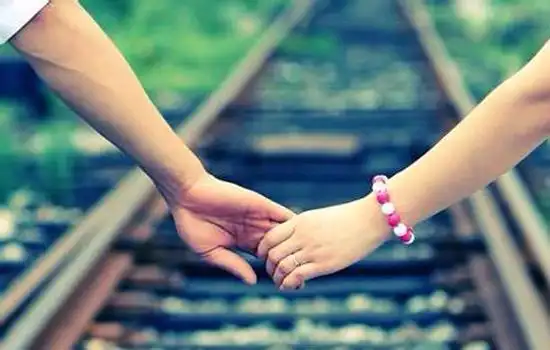 第一次约会能牵手吗想牵手得掌握方式方法