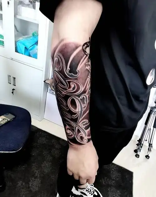 包小臂纹身图片_手臂新传统纹身图案(2)_河南省南阳市纹身店-刺青春