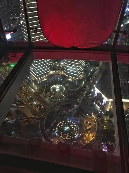 20181004登上海东方明珠塔