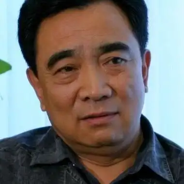 图杨钰莹要嫁鲍国安儿子经查证两子早已结婚