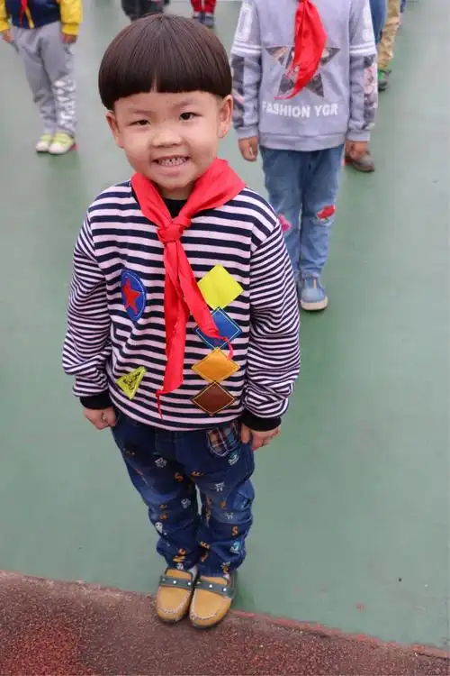 红领巾欢迎你!圭白路小学大队部致一年级小朋友的一封信