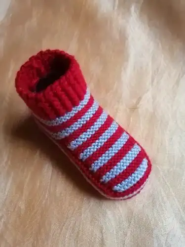 宝宝毛线鞋!纯手工制作