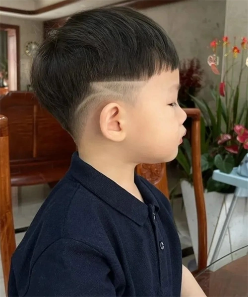帅气小男孩发型 打造酷炫小潮童_儿童发型 - 美发站