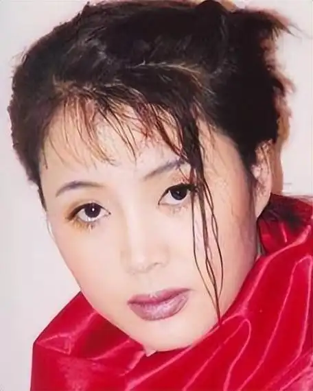 回顾于小慧:放弃演戏结婚孩子2岁被离婚,复出2婚丈夫骗她1000万