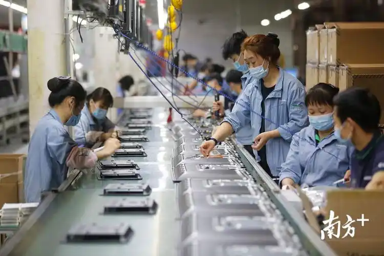 长虹中山工厂生产线.