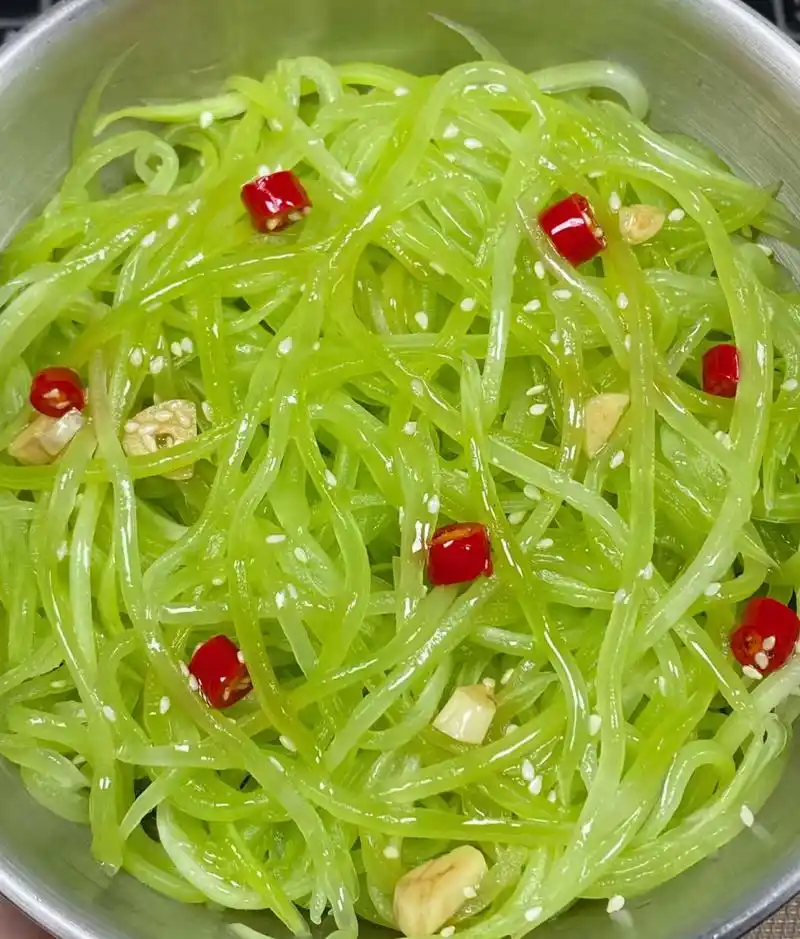 凉拌窝笋丝,春天不吃它太可惜了.