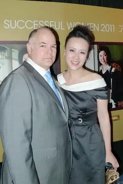 邬君梅亲身示范幸福法则 相守相惜是婚姻诀窍