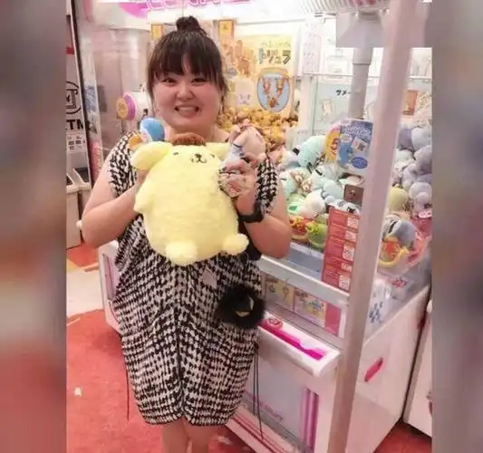 从未拍过拖,36岁"细细粒"陈嘉佳对感情无幻想:外表我一定输