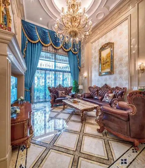 在本案中380平米的别墅设计师将叠拼别墅装修设计成欧式风格,全屋装