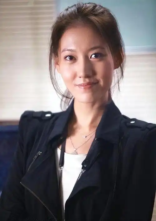 回顾演员高露我这辈子正确的决定就是隐婚为丈夫生下一儿一女