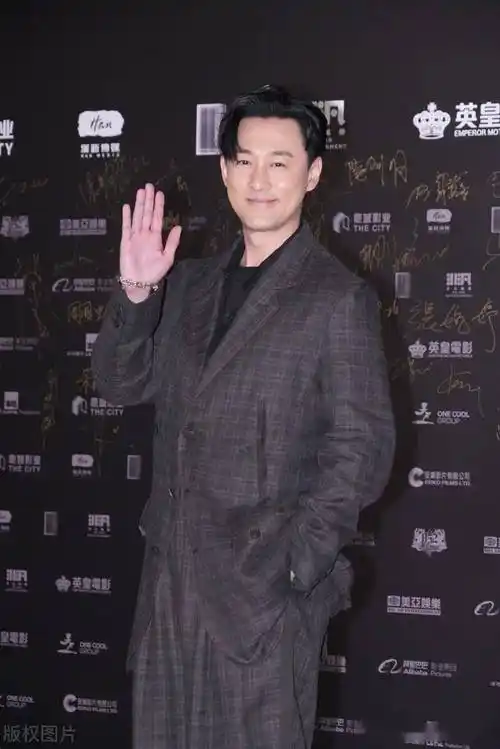 林峯出席2024香港电影导演会周年晚宴暨年度颁奖典礼