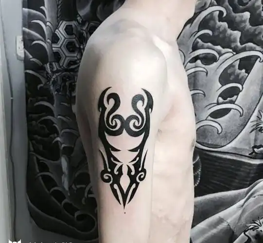 图腾纹身图片_肩部图腾纹身图案