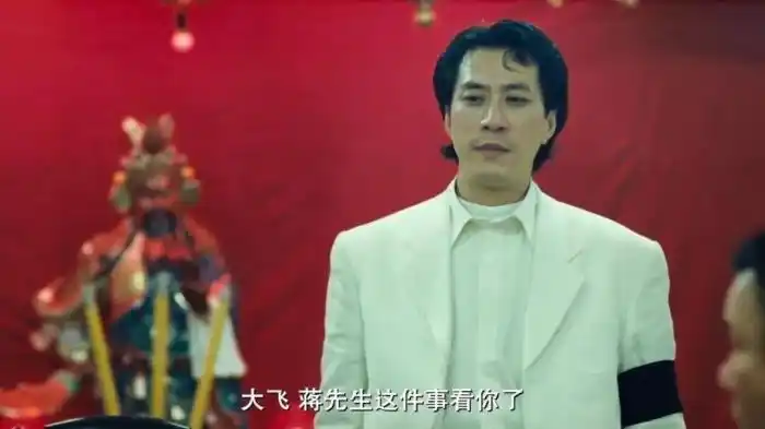 而在蒋天养回来继位后,蒋天养依然很器重陈耀,就算是要传位给陈浩南时