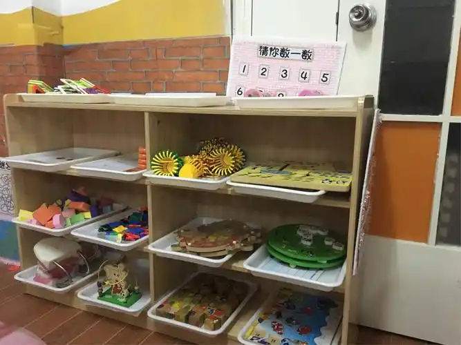 桦润馨居幼儿园小班组数学区图片