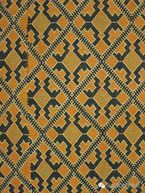 服饰文化奇特绚丽的织锦土家锦