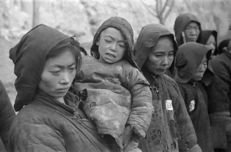 1942年河南大饥荒真实照片,每一张都触目惊心,让人心酸