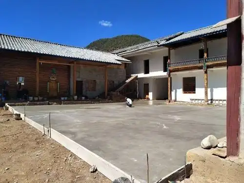 农村自己家的院坝,有权拒绝村民通车当公路使用吗?