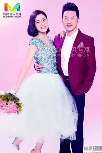 虽然没能和偶像吴秀波搭戏,但胡可收到了来自吴秀波的祝福视频:"胡可